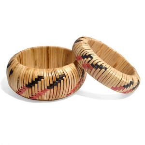 Bracelet artisanal en rotin naturel, style luxe, livraison mondiale - Product Image 5