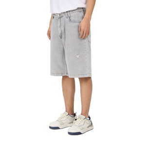 กางเกงยีนส์ขาสั้นสำหรับผู้ชายไซส์ใหญ่ ระบายอากาศได้ดี สวมใส่สบายในฤดูร้อน ทรงตรง เอวกลาง ผ้าฝ้าย 100% สไตล์สตรีทแวร์ - Product Image 1