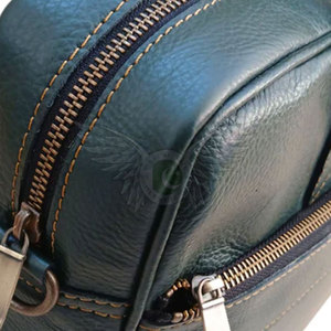 Sac à ordinateur portable décontracté et durable pour hommes et femmes, avec options de design personnalisé, en cuir véritable, à porter à l'épaule, couleurs et tailles personnalisables - Product Image 4