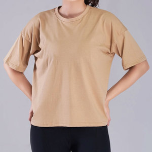 Camiseta cómoda informal de manga corta para mujer, personalizada con estampado o de color liso, en diferentes tallas y colores. - Product Image 1
