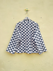 Chaqueta india hecha a mano 100% algodón, ecológica, acolchada, antiarrugas, transpirable, de secado rápido, con bolsillo frontal y cierre de botones cubiertos. - Product Image 4