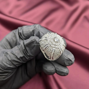 Anillo de compromiso de lujo con diamantes de moissanita helada, de plata de ley 925 con baño de rodio, estilo hip hop, con diseño de racimo, ideal para regalo. - Product Image 6