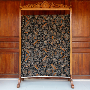 Handcrafted Indonesian Hand Drawn Batik Tulis Cotton Fabric Traditional Semen Sinom Motif Dark Sogan Black Premium Textile - Product Image 4