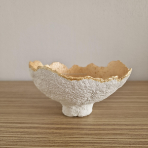 Cuenco de Pedestal Ligero de Papel Maché con Diseño Art Deco Hecho a Mano y Acabado Texturizado para Decoración del Hogar - Product Image 4