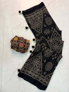 Sari de seda crepé Gaji con estampado Ajrakh de diseño elegante, combinado con una prenda de blusa sin coser. - Product Image 6