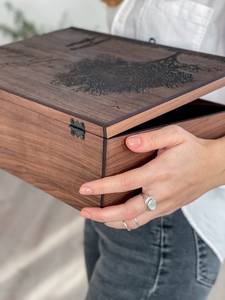 Boîte de rangement en bois massif de luxe, faite à la main, écologique, personnalisable, gravée sur mesure, pour montres et bijoux - Product Image 2