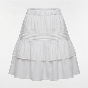 Jupe courte en coton blanc pour femmes, style A, avec volants, taille élastique, design uni, à porter en toutes saisons - Product Image 1