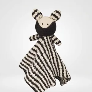 Doudou bébé en coton rayé noir et blanc au crochet, motif zèbre, pour nourrissons, taille personnalisable, aspect luxueux - Product Image 4