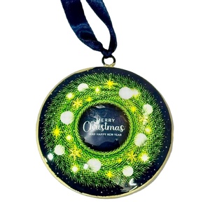 Calcomanía verde Acabado de resina impreso Nuevo diseño Decoración de árbol de Navidad Adorno redondo de alta calidad - Product Image 1