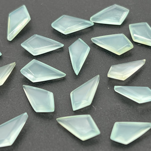 Calcedonia Aqua Natural de Alta Calidad AAA+ en Forma de Cometa, Corte Geométrico Facetado, Piedra Suelta Calibrada, Tamaño Personalizado - Product Image 1