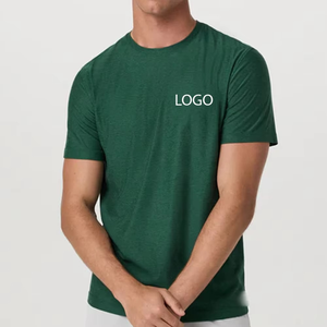 เสื้อยืดผู้ชายสีเขียวล้วน คอกลม แขนสั้น ทรงปกติ ผ้าคอตตอนเจอร์ซีย์ ระบายอากาศได้ดี พิมพ์ลายโลโก้ด้านหน้า สินค้ามาใหม่ - Product Image 1