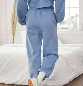 Conjuntos Deportivos Personalizados con Logotipo para Invierno 2023, Conjuntos Deportivos de Alta Calidad, Pantalones Deportivos y Sudadera con Capucha para Mujer - Product Image 4