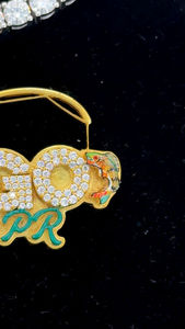 จี้ตัวอักษรเคลือบจระเข้จี้เพชร VVS Moissanite น้ำแข็งแบบกำหนดเองเครื่องประดับสไตล์ฮิปฮอปเงิน925สเตอริ่ง - Product Image 2