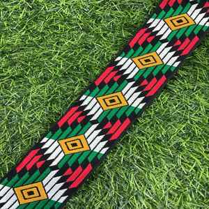 Dentelle Rapiyar de haute qualité, idéale pour les bordures de sari, les lehenga, la confection de robes et les chaussures. - Product Image 1