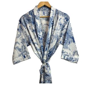 Bata Kimono de Algodón 100% para Mujer, Cuello en V, Estampado Toile Azul, Ligera, para Spa, Baño o Verano - Product Image 1
