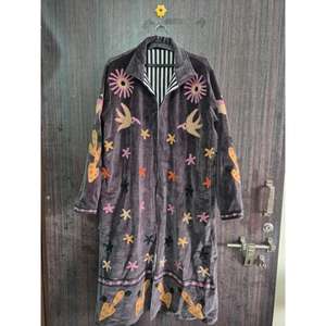 Veste de sport longue en velours Suzani, broderie florale faite à la main, écologique, style bohème vintage de luxe pour femme, automne/hiver - Product Image 5