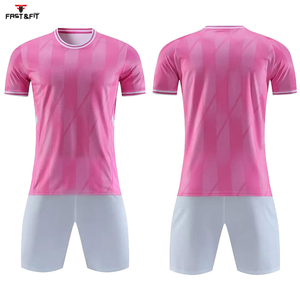 Vêtements de sport professionnels à bas prix, uniformes de football pour hommes, uniformes de football de haute qualité fabriqués au Pakistan - Product Image 3