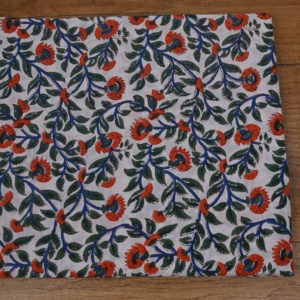 Tissu tissé léger en coton 100% premium, imprimé à la main avec un motif de fleurs orange, résistant aux taches, pour vêtements et confection de robes - Product Image 4