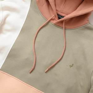 Sweat à capuche colorblock pour homme, beige sauge et corail, coupe oversize, en polaire, avec panneau asymétrique et cordon de serrage, style streetwear - Product Image 6