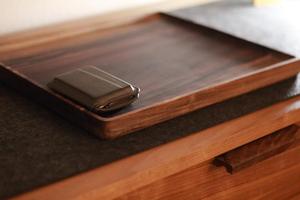 Bandeja de Servir Ovalada Grande de Nogal con Acabado Lacado - Organizador Moderno de Madera para Mesa de Centro con Almacenamiento de Especias y Diseño Multifuncional - Product Image 4