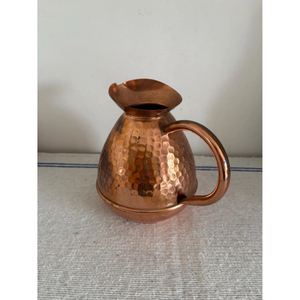 Carafe à eau en cuivre pur de qualité supérieure, anti-fuite, texture martelée, pour la table, provenant de fabricants indiens. - Product Image 2
