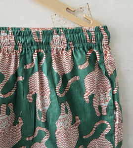 Conjunto de Pijama de Algodón con Estampado de Tigre Tejido a Mano, Ropa de Dormir Sostenible y Ropa de Estar por Casa de Verano, Camisa Clásica con Botones - Product Image 6