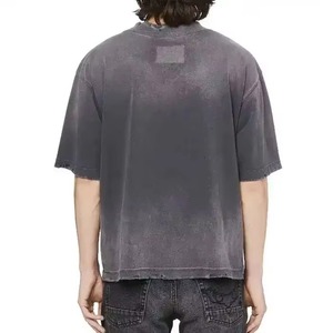 Camiseta de hombre 100% algodón estampada con efecto desgastado, estilo urbano, gráfico personalizado, vintage, camisetas con efecto desgastado. - Product Image 5
