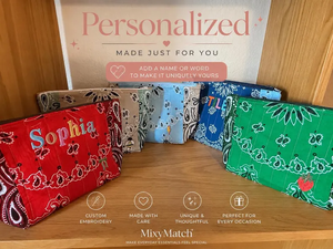 Funda Personalizada para Portátil, Acolchada, de Algodón Ligero, Ecológica, con Cierre de Cremallera, Hecha a Mano, con Estampado Floral y Bordado Personalizado - Product Image 1