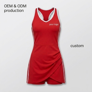 Robe de pickleball athlétique pour femmes, sans manches, col en V, dos nageur, bordure contrastante, design à rayures latérales, jupe style enveloppant avec short intégré - Product Image 4