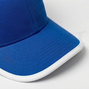 Gorra Trucker Azul Rey con Ribete Blanco y Malla Trasera, Lisa, Estilo Casual y Cómodo, Artículo Único, Selecciona el Ajuste Perfecto para Mujer - Product Image 4