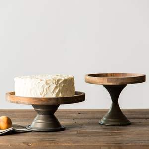 Support à gâteau en bois au fini naturel pour servir gâteaux, cupcakes et pâtisseries dans les cafés, les boulangeries et sur les tables de mariage - Product Image 2