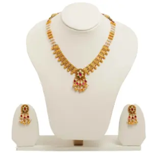 Conjunto de Collar Chapado en Oro, Elegante Collar Tradicional Chapado en Oro con un Diseño Floral Redondo Incrustado con Piedras Rojo Rubí - Product Image 2