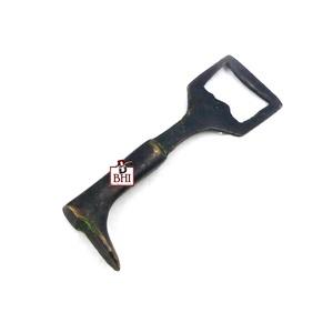 Ouvre-bouteille en laiton Accessoires de bar uniques Ouvre-bouteille en laiton Fixation murale "SHOES" (100mm) - Product Image 3