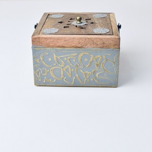 Porta Incienso Árabe de Lujo con Textura de Madera Moderna, Difusor de Aromaterapia - Product Image 4