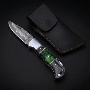 Couteau pliant artisanal en acier Damas de qualité industrielle avec manche en bois et étui en cuir pour le camping en plein air - Product Image 2