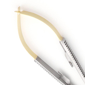 Tijeras de Depilación de Cejas Profesionales con Cuchilla Curva de Acción de Resorte, Acero Quirúrgico Acabado a Mano, Agudeza Superior - Product Image 3