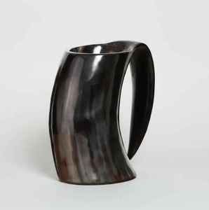 Taza de cuerno hecha a mano con asa, taza vikinga tradicional de madera vintage, taza de cuerno natural, cuerno de búfalo - Product Image 3