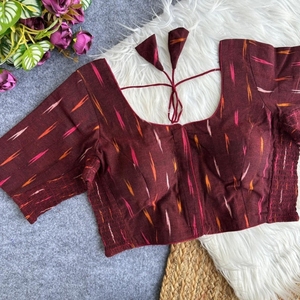Chemise en coton premium pour femmes, imprimé Ajrakh Kamli, avec motif tissé sur toute la surface, par Royal Export, au prix de gros - Product Image 1
