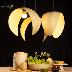 Lampe suspendue classique en bambou tissé à la main, écologique, inspirée des pétales naturels, pour cadeaux d'affaires - Product Image 6