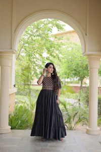 Robe Anarkali noire pour femmes, manches longues, tenue de soirée, robe de fête ethnique, robe de mariage indienne, robe maxi traditionnelle indienne - Product Image 2
