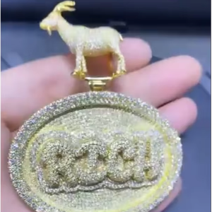 Colgante Redondo Personalizado con Nombre Hip Hop, Joyería con Letras, Moissanita Iced Out, Micro Pavé y Engaste de Garras - Product Image 1