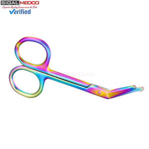 2 Tijeras para Vendas de Ostomía, 4.3 x 2.1 Pulgadas, Curvas, de Acero Inoxidable Arcoíris, Manuales, Certificadas CE, para Enfermería y Medicina - Product Image 3