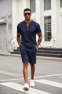 Conjunto de camiseta y pantalones cortos de verano para hombre, color azul marino, con cuello de cremallera, de secado rápido, tejido de punto, color sólido, ropa deportiva. - Product Image 4