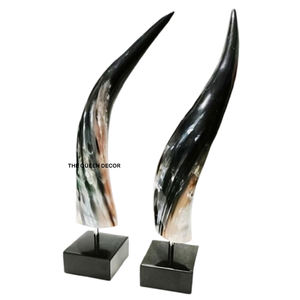 Accessoires de table décoratifs de luxe disponibles en gros, serre-livres modernes en forme de corne verticale en matériau corneux - Product Image 2