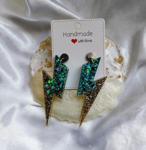 Pendientes de Resina para Pedidos al por Mayor, Acabado de Alto Brillo, Fabricación Personalizada, Venta al por Mayor Directa de Fábrica - Product Image 1
