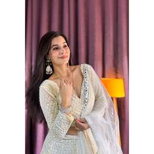 Ropa de fiesta india y pakistaní de diseñador Lehenga Choli con Secuencia y trabajo de hilo - Product Image 2