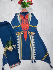 Nuevo modelo con tejido de muselina de algodón grueso y trabajo artesanal con diamantes, top de algodón grueso con longitud de 40 pulgadas y pantalón a juego. - Product Image 4