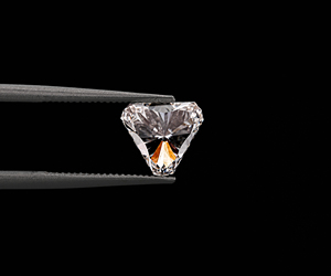 Diamante de Laboratorio de Corte Trillón de 2.05 CT, Color Fantasía D, Perforado con Láser, Certificado IGI, Piedra Suelta para Anillo o Colgante - Product Image 4