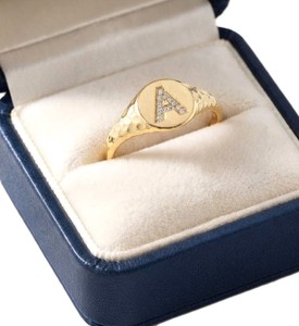 Bague signet personnalisée en or massif 10k 14k 18k avec lettre initiale de A à Z, sertie de diamants de laboratoire taille ronde, style alphabet, bijoux fins et simples - Product Image 5