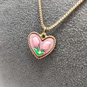 Collar Multicapa con Colgante de Tulipán en Forma de Corazón, Cadena Chapada en Oro, Perlas y Cuentas, Joyería Floral Linda para Mujer, Uso Diario - Product Image 3